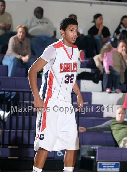 Thumbnail 2 in Kennedy vs. Pleasant Grove (St. Hope Elite Classic) photogallery.