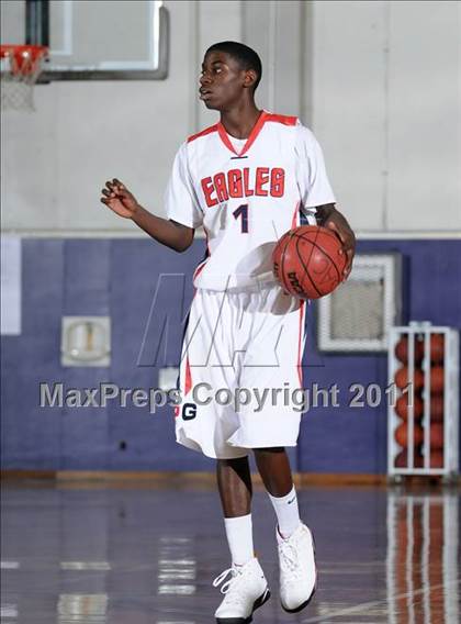 Thumbnail 2 in Kennedy vs. Pleasant Grove (St. Hope Elite Classic) photogallery.