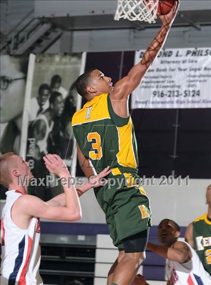 Thumbnail 3 in Kennedy vs. Pleasant Grove (St. Hope Elite Classic) photogallery.