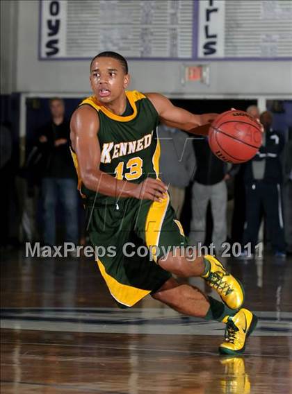 Thumbnail 3 in Kennedy vs. Pleasant Grove (St. Hope Elite Classic) photogallery.