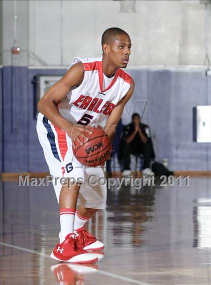 Thumbnail 2 in Kennedy vs. Pleasant Grove (St. Hope Elite Classic) photogallery.