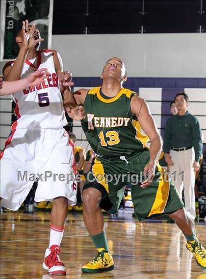 Thumbnail 2 in Kennedy vs. Pleasant Grove (St. Hope Elite Classic) photogallery.