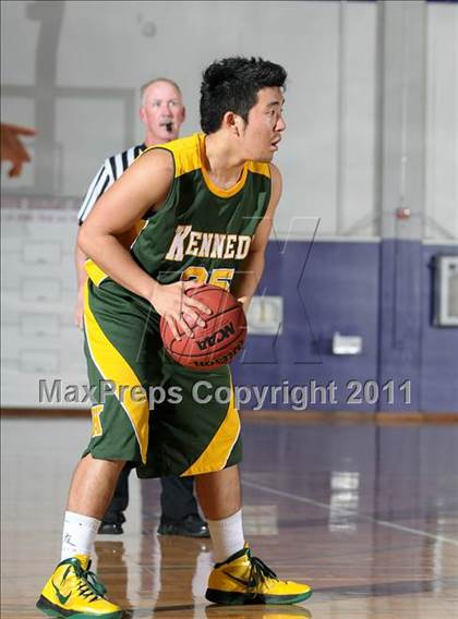 Thumbnail 2 in Kennedy vs. Pleasant Grove (St. Hope Elite Classic) photogallery.