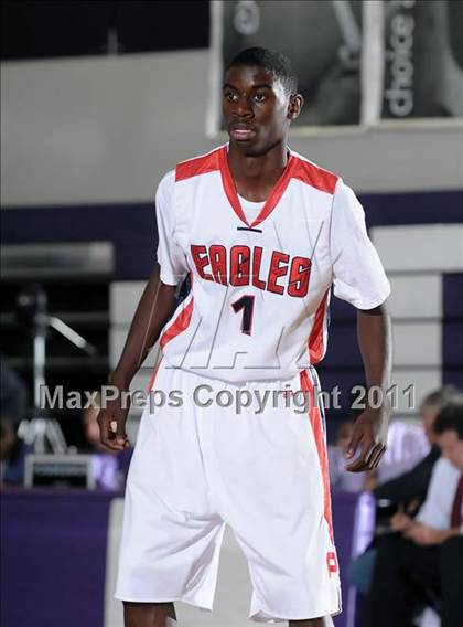 Thumbnail 2 in Kennedy vs. Pleasant Grove (St. Hope Elite Classic) photogallery.