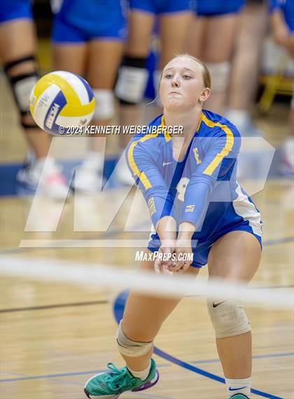 Thumbnail 1 in Lemoore @ Exeter photogallery.