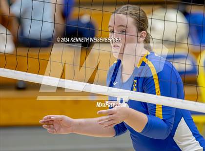 Thumbnail 2 in Lemoore @ Exeter photogallery.