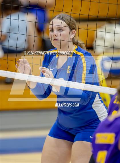 Thumbnail 3 in Lemoore @ Exeter photogallery.
