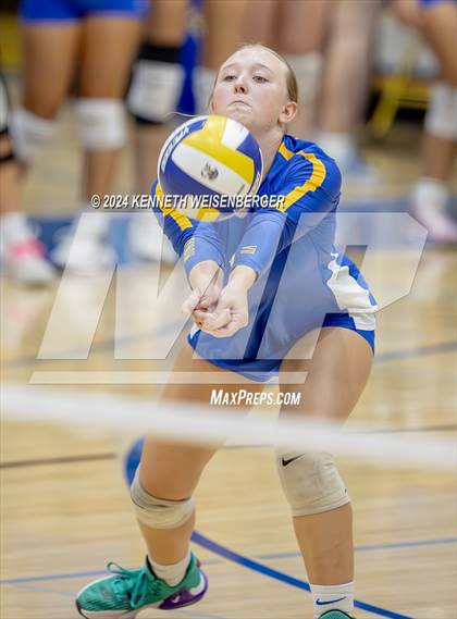 Thumbnail 2 in Lemoore @ Exeter photogallery.