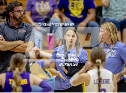 Thumbnail 3 in Lemoore @ Exeter photogallery.
