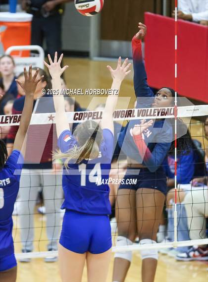 Thumbnail 3 in Allen vs. Byron Nelson (UIL 6A D1 Regional Semi-Final) photogallery.