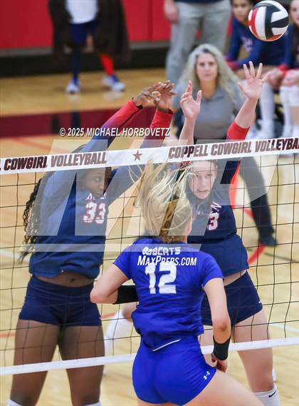 Thumbnail 2 in Allen vs. Byron Nelson (UIL 6A D1 Regional Semi-Final) photogallery.