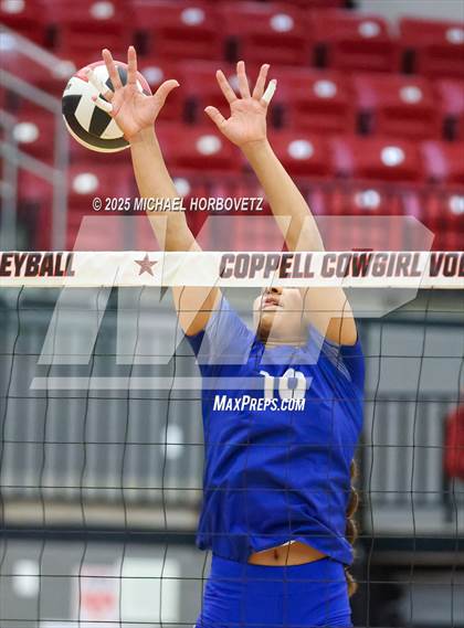 Thumbnail 3 in Allen vs. Byron Nelson (UIL 6A D1 Regional Semi-Final) photogallery.