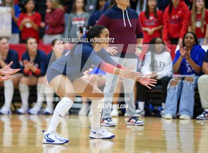 Thumbnail 2 in Allen vs. Byron Nelson (UIL 6A D1 Regional Semi-Final) photogallery.