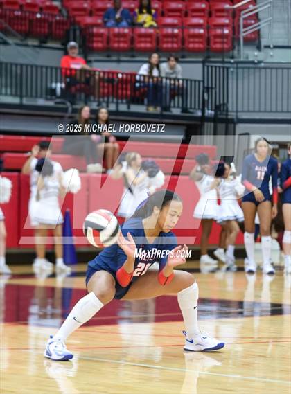 Thumbnail 2 in Allen vs. Byron Nelson (UIL 6A D1 Regional Semi-Final) photogallery.