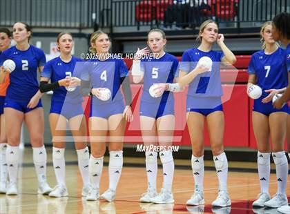 Thumbnail 3 in Allen vs. Byron Nelson (UIL 6A D1 Regional Semi-Final) photogallery.