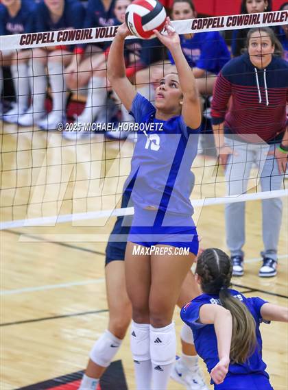 Thumbnail 1 in Allen vs. Byron Nelson (UIL 6A D1 Regional Semi-Final) photogallery.