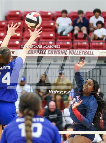 Thumbnail 3 in Allen vs. Byron Nelson (UIL 6A D1 Regional Semi-Final) photogallery.