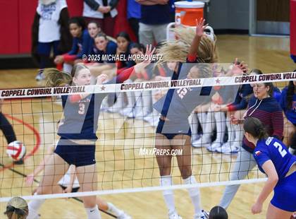 Thumbnail 3 in Allen vs. Byron Nelson (UIL 6A D1 Regional Semi-Final) photogallery.