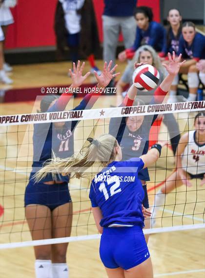 Thumbnail 3 in Allen vs. Byron Nelson (UIL 6A D1 Regional Semi-Final) photogallery.