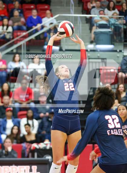 Thumbnail 3 in Allen vs. Byron Nelson (UIL 6A D1 Regional Semi-Final) photogallery.