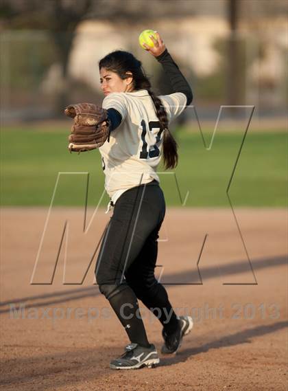 Thumbnail 2 in Sierra vs. Enochs photogallery.