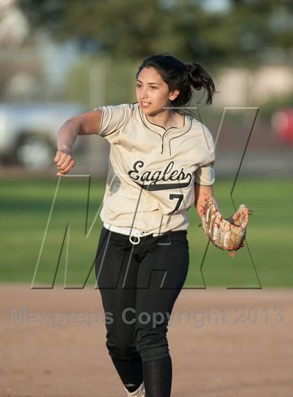 Thumbnail 2 in Sierra vs. Enochs photogallery.