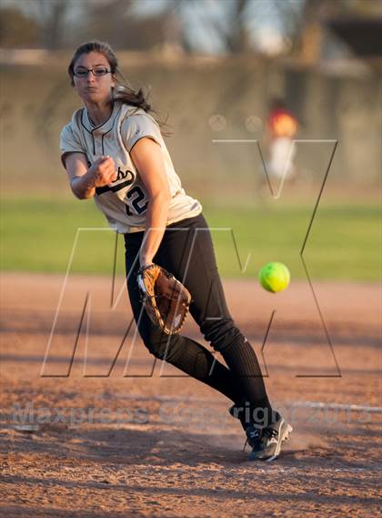 Thumbnail 3 in Sierra vs. Enochs photogallery.