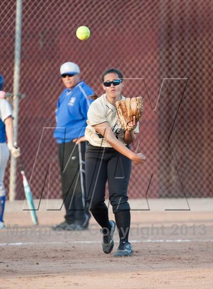 Thumbnail 2 in Sierra vs. Enochs photogallery.
