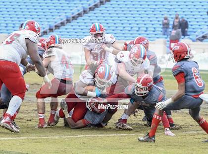 Thumbnail 3 in Charlotte Catholic vs. Jacksonville (NCHSAA 3A Championship) photogallery.