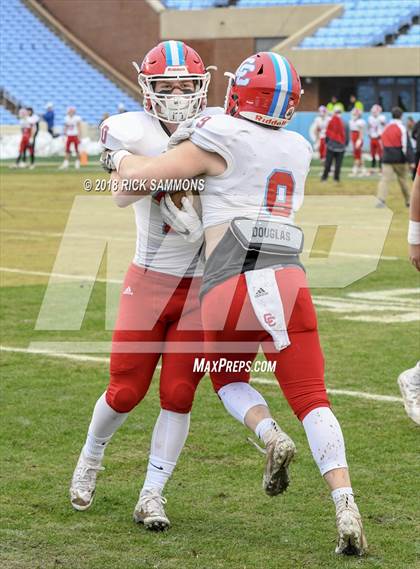 Thumbnail 3 in Charlotte Catholic vs. Jacksonville (NCHSAA 3A Championship) photogallery.