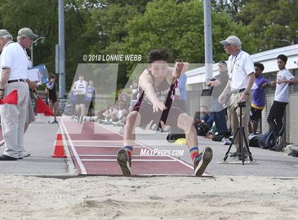 Thumbnail 2 in 51st Annual Loucks Games (Men's Long Jump) photogallery.