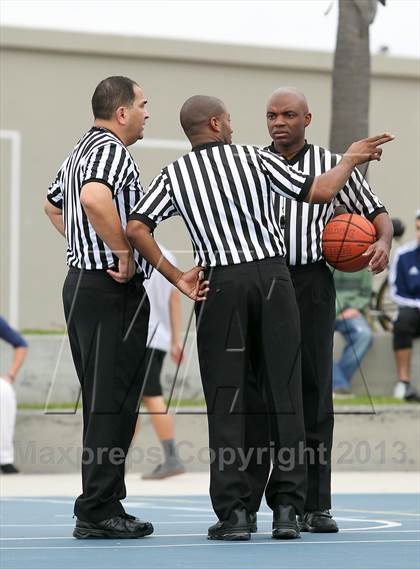 Thumbnail 1 in Oakwood vs. Pacifica Christian (@ Venice Beach) photogallery.