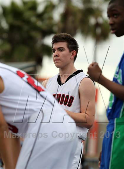 Thumbnail 2 in Oakwood vs. Pacifica Christian (@ Venice Beach) photogallery.