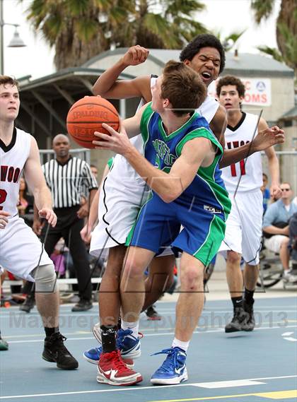 Thumbnail 1 in Oakwood vs. Pacifica Christian (@ Venice Beach) photogallery.