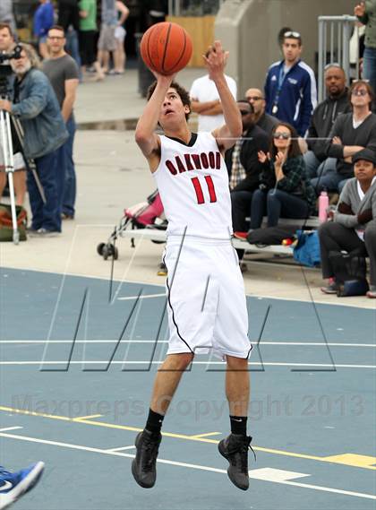 Thumbnail 2 in Oakwood vs. Pacifica Christian (@ Venice Beach) photogallery.