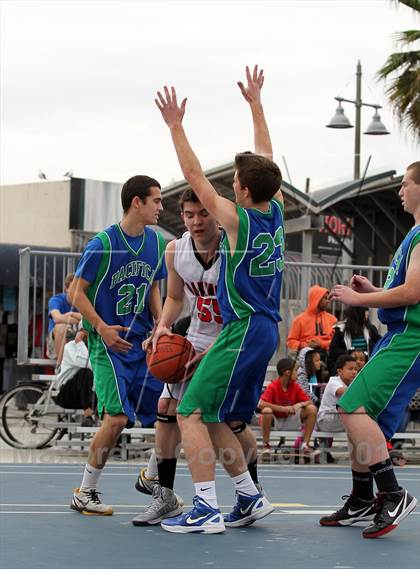 Thumbnail 3 in Oakwood vs. Pacifica Christian (@ Venice Beach) photogallery.