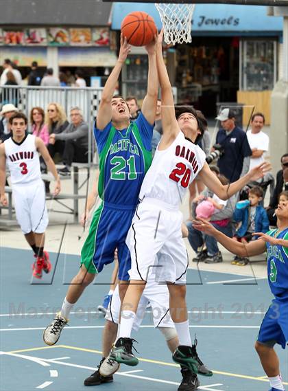 Thumbnail 2 in Oakwood vs. Pacifica Christian (@ Venice Beach) photogallery.