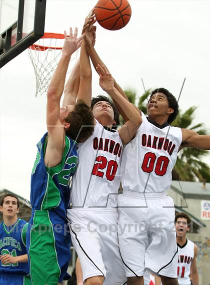 Thumbnail 3 in Oakwood vs. Pacifica Christian (@ Venice Beach) photogallery.