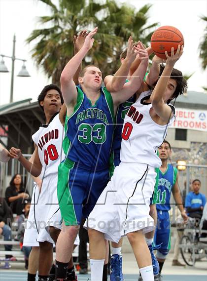 Thumbnail 3 in Oakwood vs. Pacifica Christian (@ Venice Beach) photogallery.