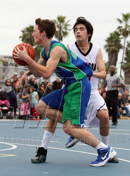 Thumbnail 1 in Oakwood vs. Pacifica Christian (@ Venice Beach) photogallery.