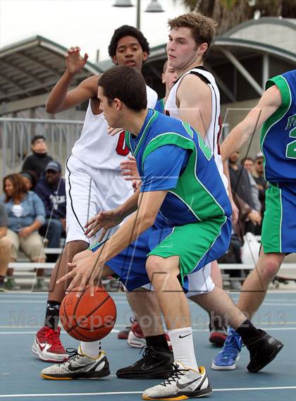 Thumbnail 2 in Oakwood vs. Pacifica Christian (@ Venice Beach) photogallery.