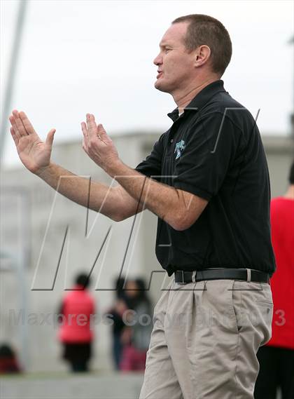 Thumbnail 2 in Oakwood vs. Pacifica Christian (@ Venice Beach) photogallery.