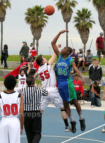 Thumbnail 1 in Oakwood vs. Pacifica Christian (@ Venice Beach) photogallery.