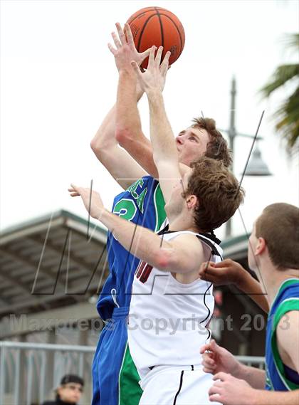 Thumbnail 1 in Oakwood vs. Pacifica Christian (@ Venice Beach) photogallery.