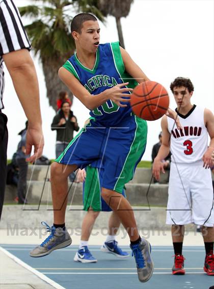 Thumbnail 2 in Oakwood vs. Pacifica Christian (@ Venice Beach) photogallery.