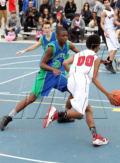 Thumbnail 3 in Oakwood vs. Pacifica Christian (@ Venice Beach) photogallery.