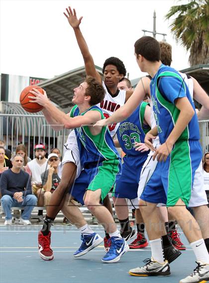 Thumbnail 1 in Oakwood vs. Pacifica Christian (@ Venice Beach) photogallery.