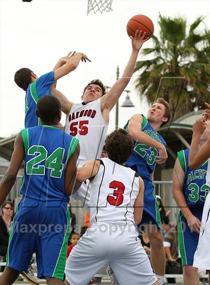 Thumbnail 3 in Oakwood vs. Pacifica Christian (@ Venice Beach) photogallery.
