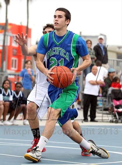 Thumbnail 1 in Oakwood vs. Pacifica Christian (@ Venice Beach) photogallery.