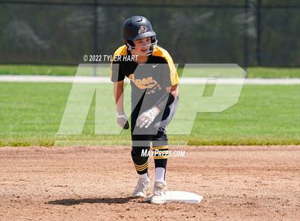 Thumbnail 2 in Floyd Central @ Avon photogallery.